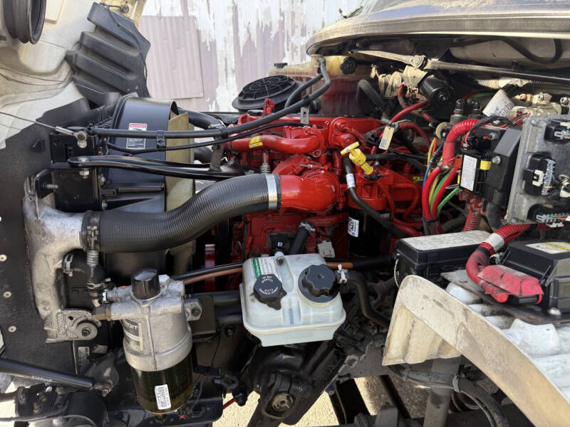2018 Freightliner M2 106