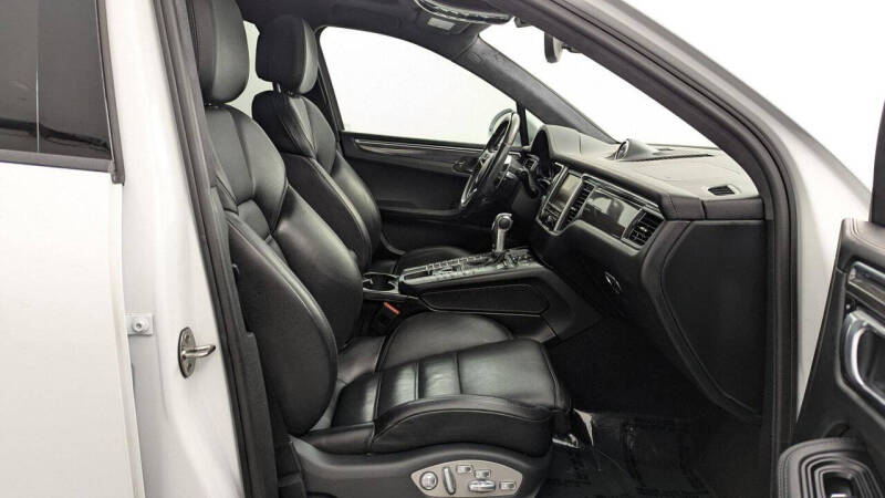 2016 Porsche Macan Turbo