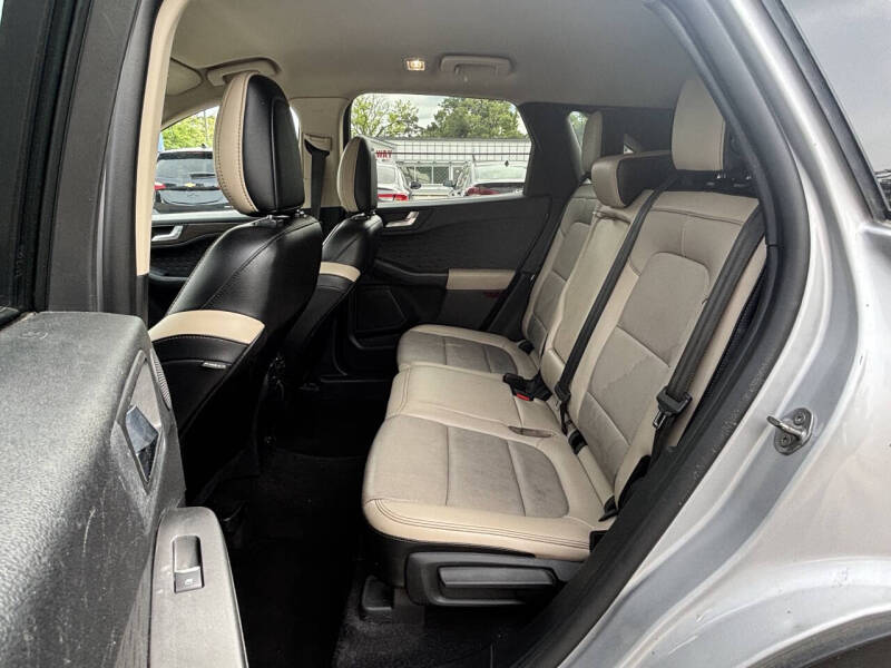 2020 Ford Escape Titanium