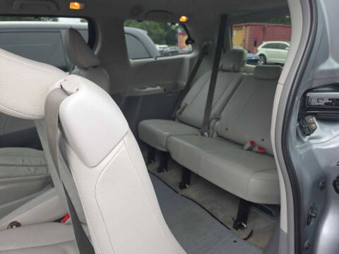 2013 Toyota Sienna XLE 7-Passenger