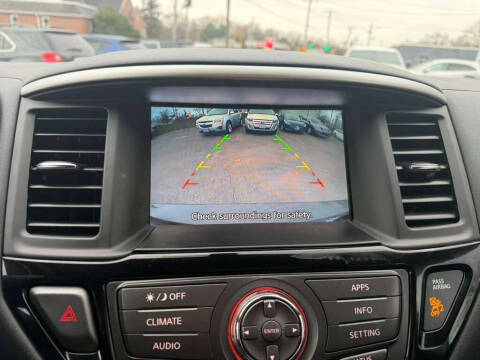 2017 Nissan Pathfinder SV