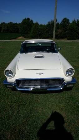 1957 Ford Thunderbird