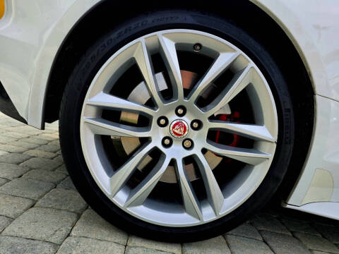 2016 Jaguar F-TYPE R