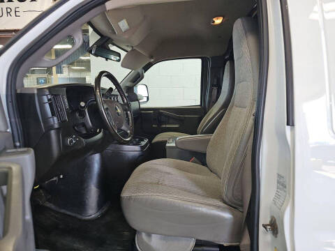 2022 Chevrolet Express 2500