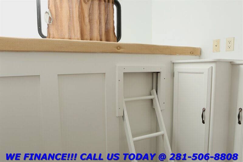 2013 Forest River Salem 30ft SLIDE OUT RV CAMPER