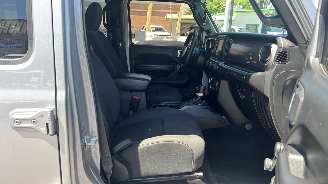 2018 Jeep Wrangler Unlimited for sale at Auto Plaza in Fresno, CA