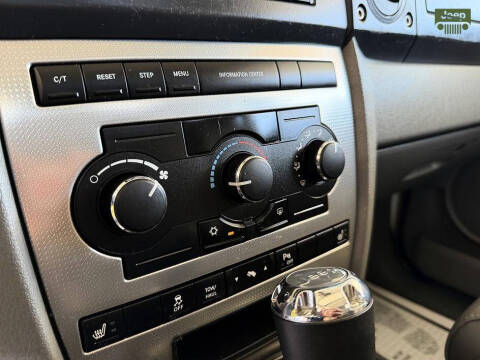 2007 Jeep Commander Sport