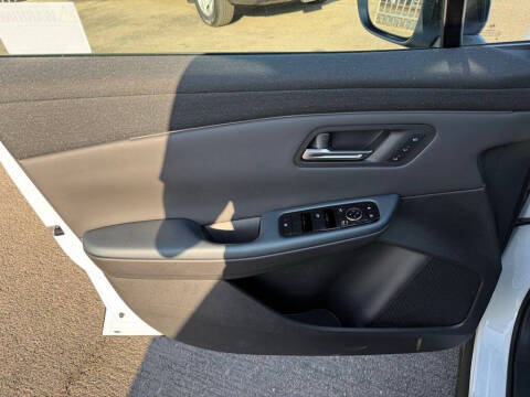 2026 Nissan LEAF Platinum+