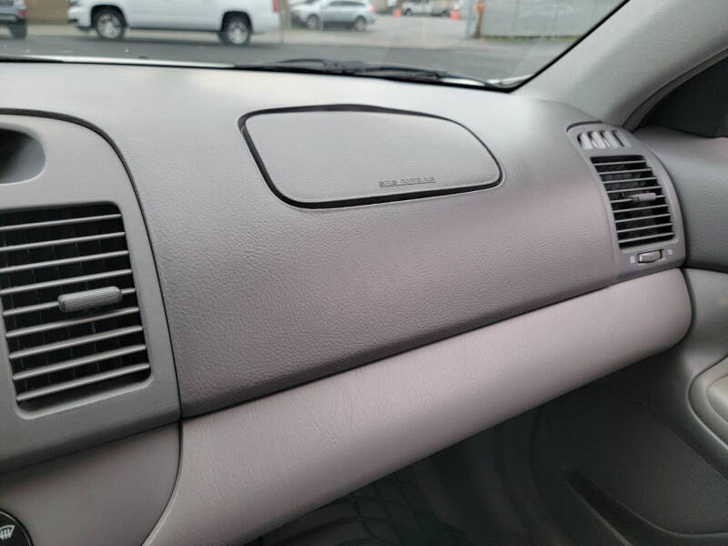 2004 Toyota Camry LE