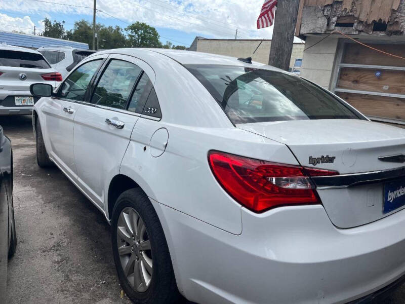 2013 Chrysler 200 Limited