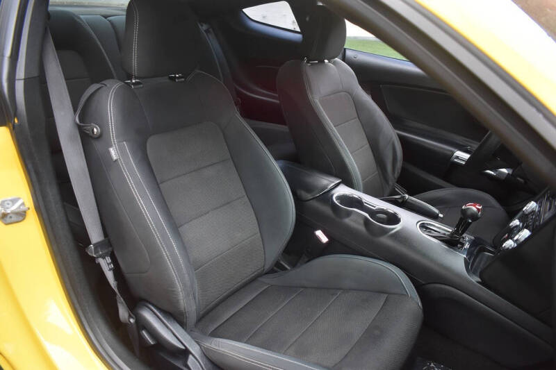 2015 Ford Mustang V6