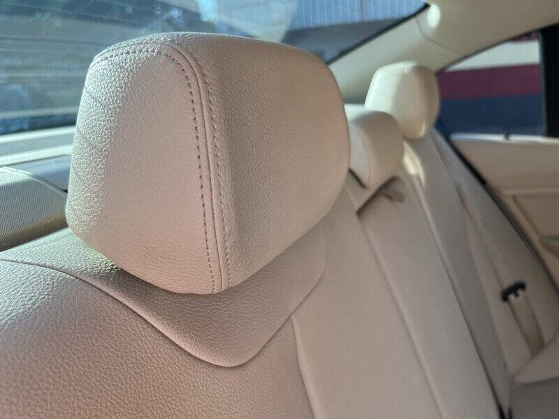 2014 BMW 3 Series 320i