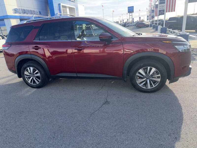 2023 Nissan Pathfinder SL