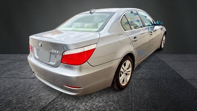 2009 BMW 5 Series 528i xDrive