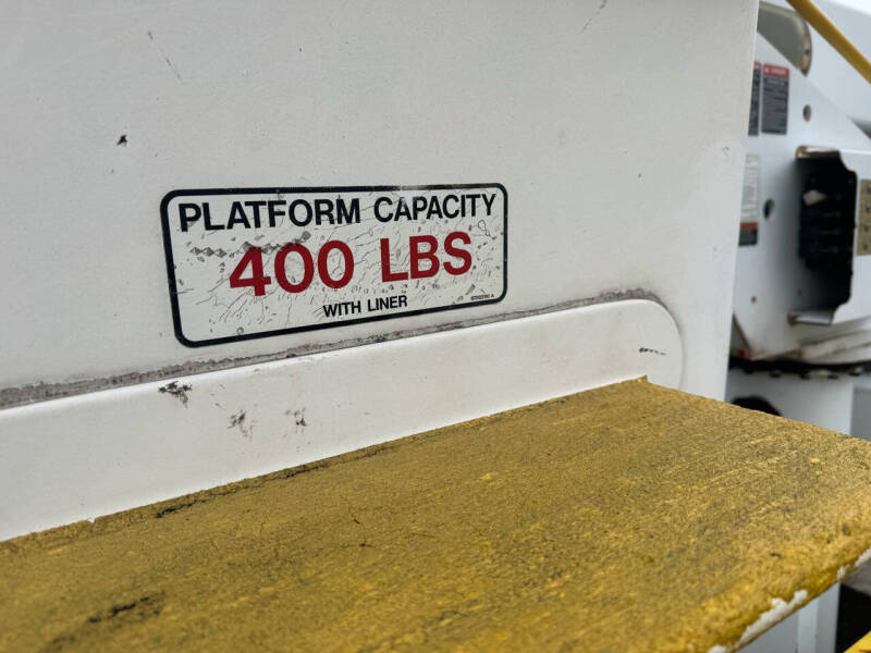 2013 Freightliner M2 106