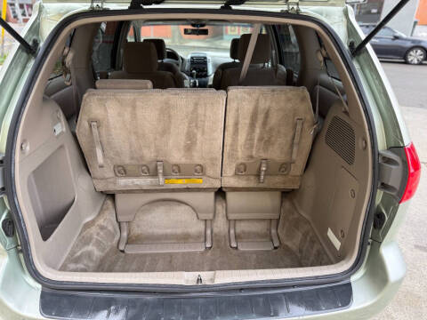 2006 Toyota Sienna LE 7 Passenger