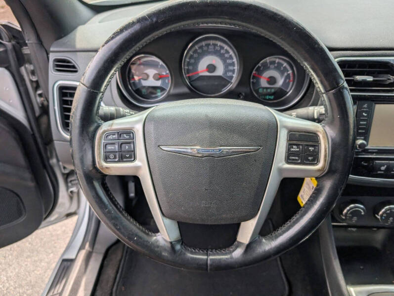 2012 Chrysler 200 Touring