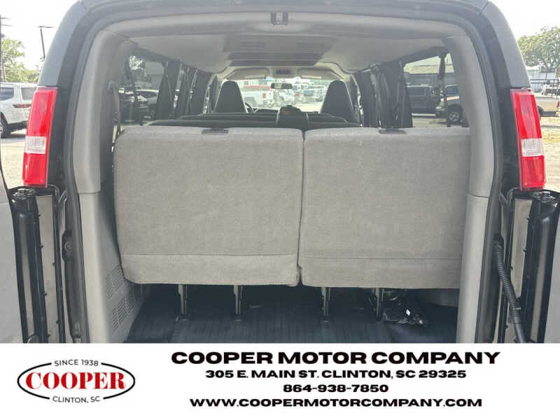 2025 Chevrolet Express LS 3500