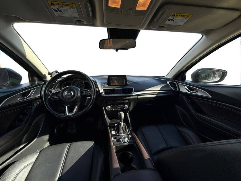 2018 Mazda MAZDA3 Touring