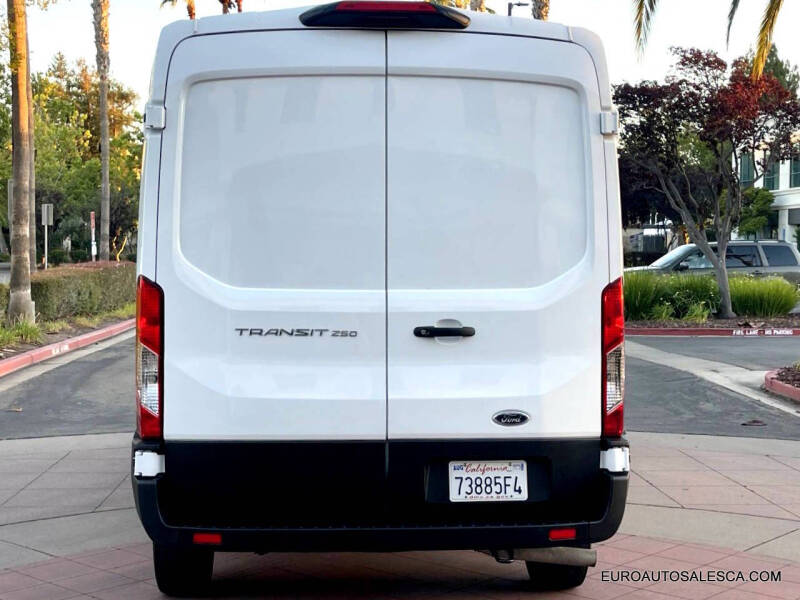2025 Ford Transit 250