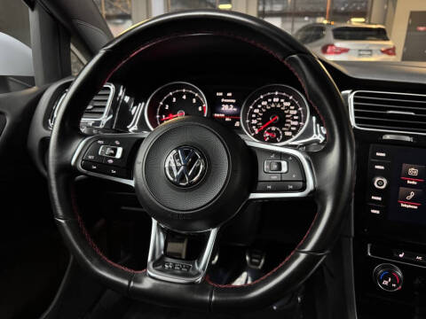 2020 Volkswagen Golf GTI SE