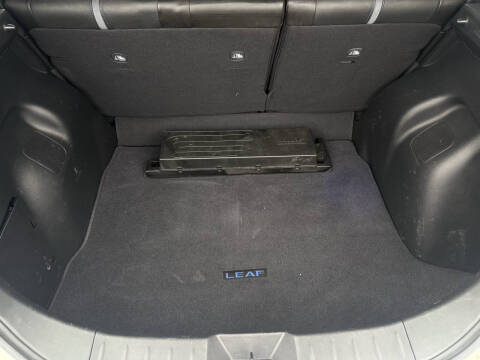 2022 Nissan LEAF SL PLUS