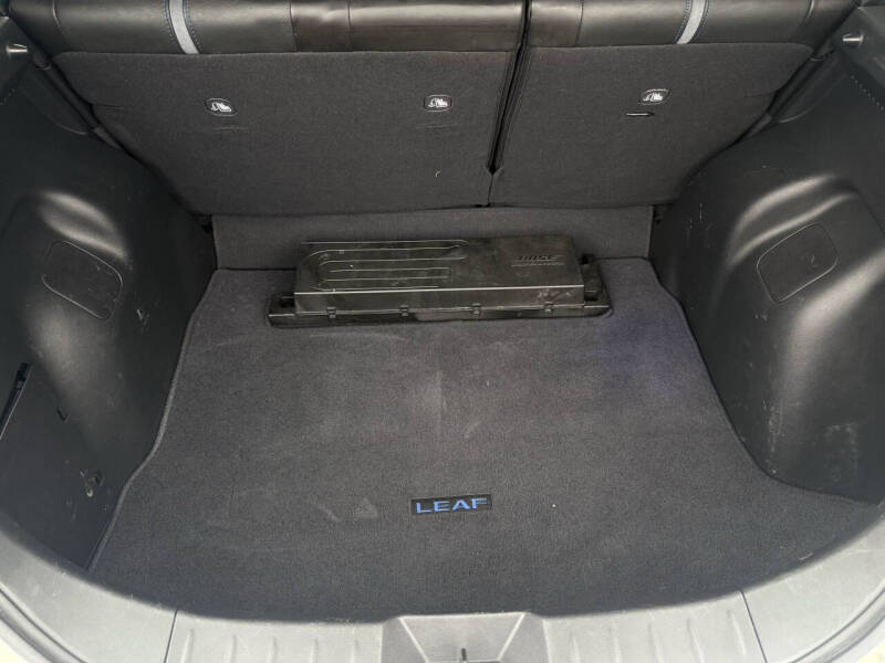 2022 Nissan LEAF SL PLUS