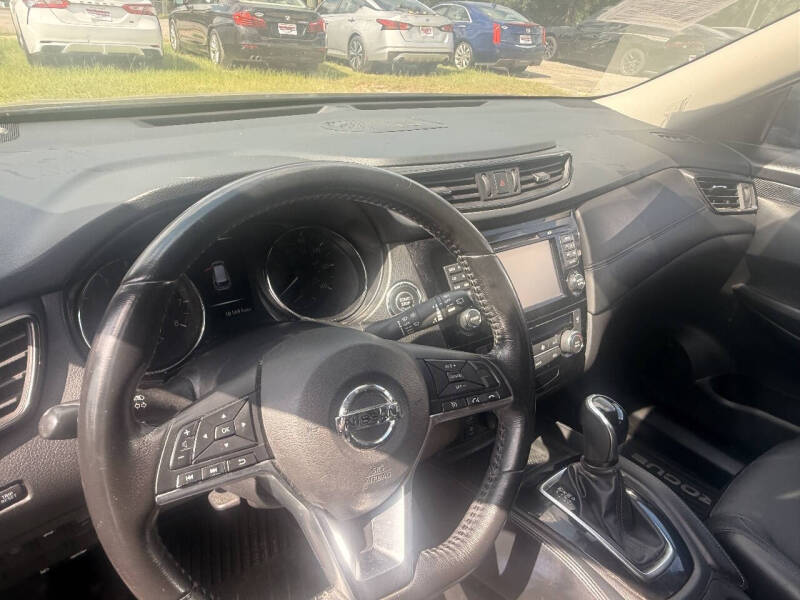 2017 Nissan Rogue SL