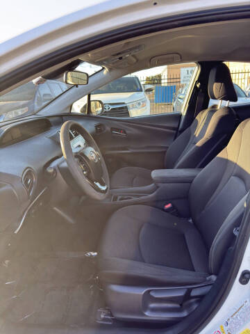 2022 Toyota Prius L Eco