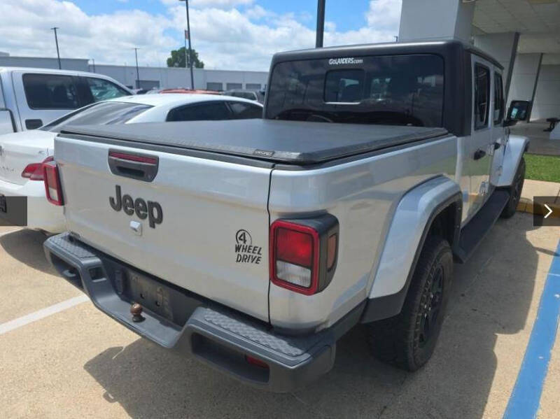 2022 Jeep Gladiator Willys