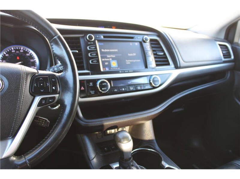 2017 Toyota Highlander