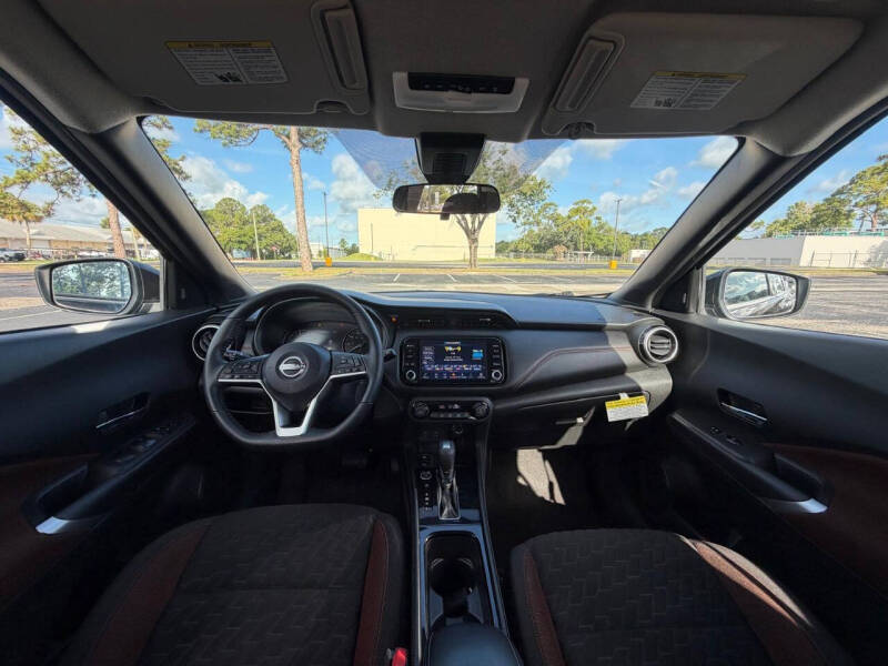 2023 Nissan Kicks SR