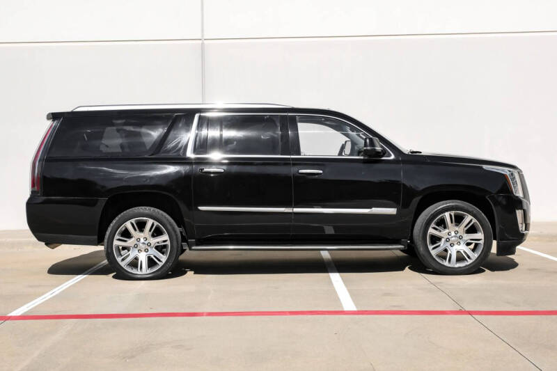 2016 Cadillac Escalade ESV Luxury Collection