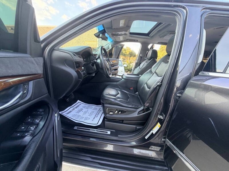 2017 Cadillac Escalade Luxury