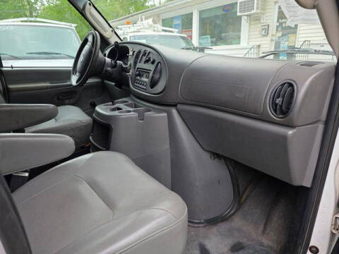 2005 Ford E-Series E-350 SD