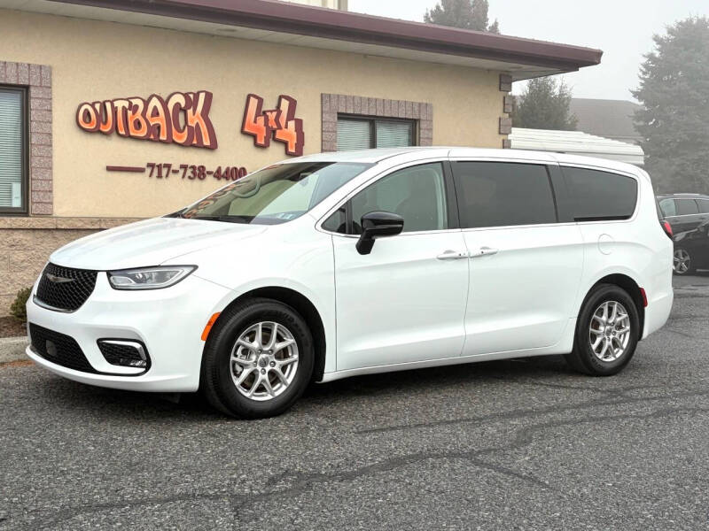 2024 Chrysler Pacifica Touring L
