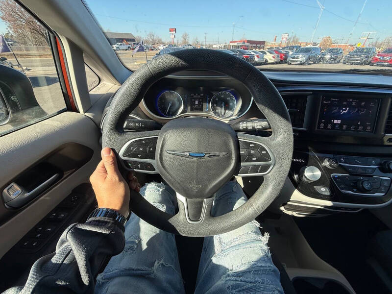 2018 Chrysler Pacifica LX