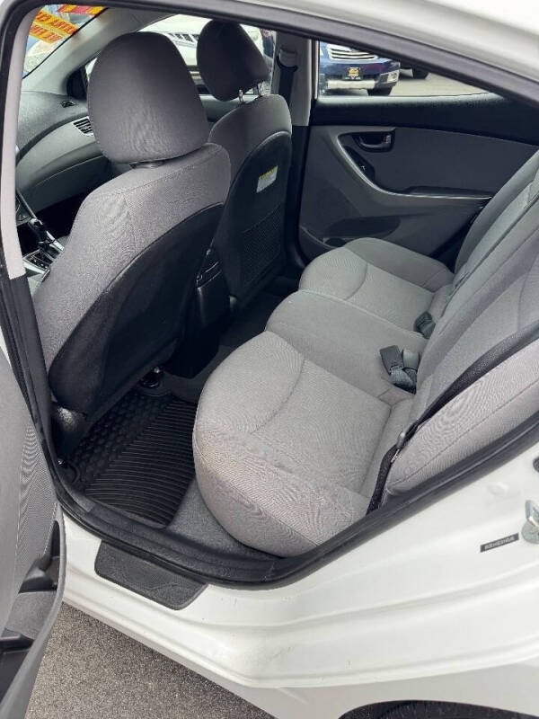 2014 Hyundai Elantra SE