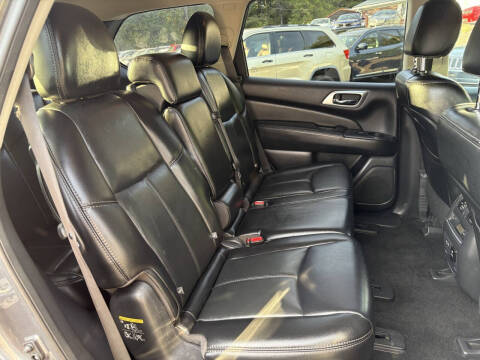 2017 Nissan Pathfinder SL