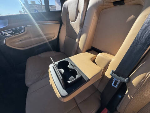 2017 Volvo XC90 T8 eAWD Inscription