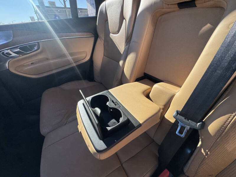 2017 Volvo XC90 T8 eAWD Inscription