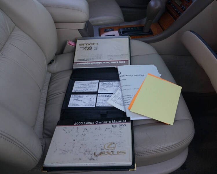 2000 Lexus ES 300