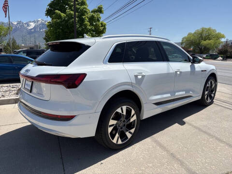 2021 Audi e-tron quattro Premium Plus