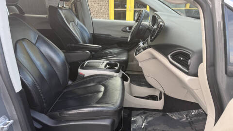 2022 Chrysler Pacifica Touring L