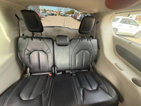 2022 Chrysler Pacifica Touring L
