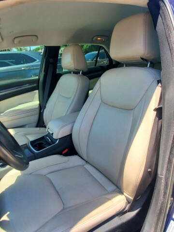 2017 Chrysler 300 Limited