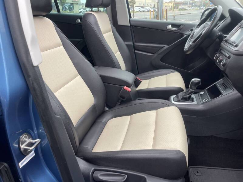 2017 Volkswagen Tiguan 2.0T Wolfsburg Edition