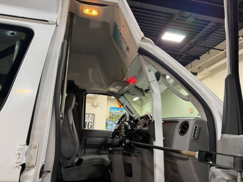 2014 Ford E-Series E-250