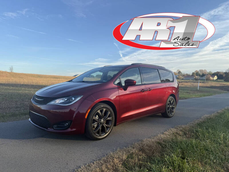 2019 Chrysler Pacifica Touring L Plus's photo