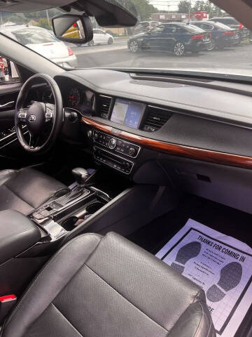 2017 Kia Cadenza Technology